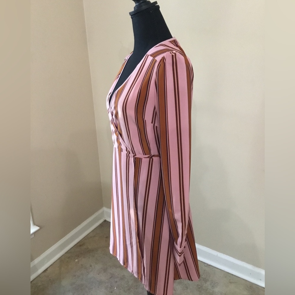 Gianni Bini Women’s Long Sleeve Vertical Stripe Wrap Dress Size M EUC - Picture 5 of 8